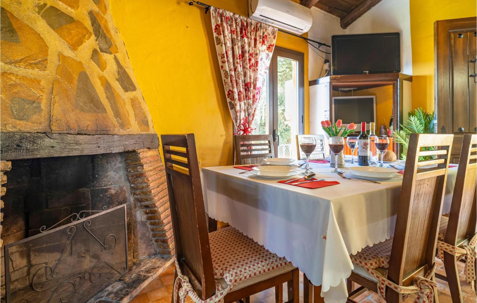 Amazing Cottage In Algatocin With Kitchen Екстериор снимка